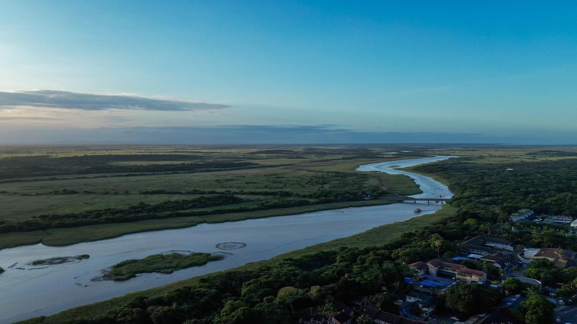 몬지 사파리스 럭셔리 텐티드 캠프 호텔 Saint Lucia Estuary 외부 사진